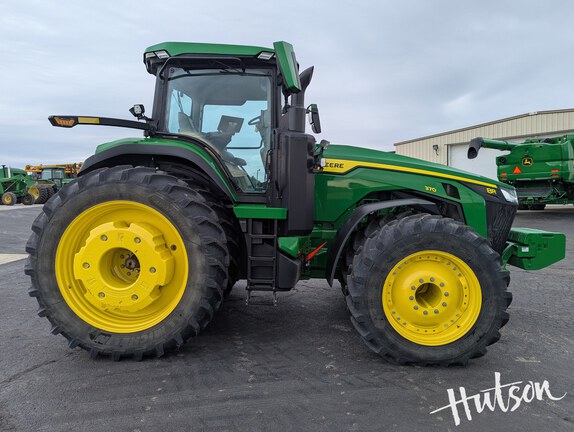 Photo of 2024 John Deere 8R 370