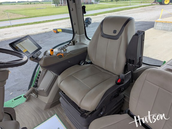 Photo of 2024 John Deere 8R 370