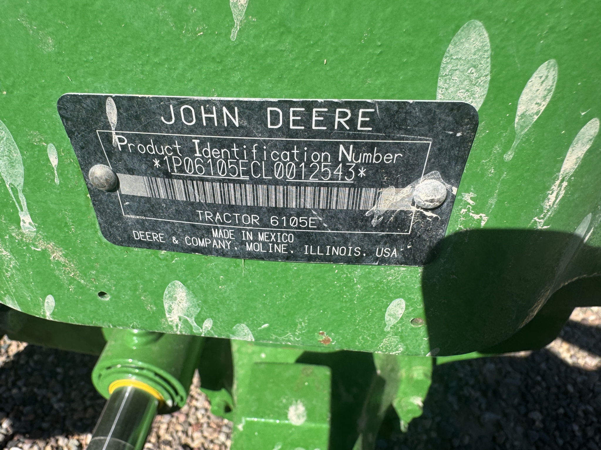 2020 John Deere 6105E Image 13