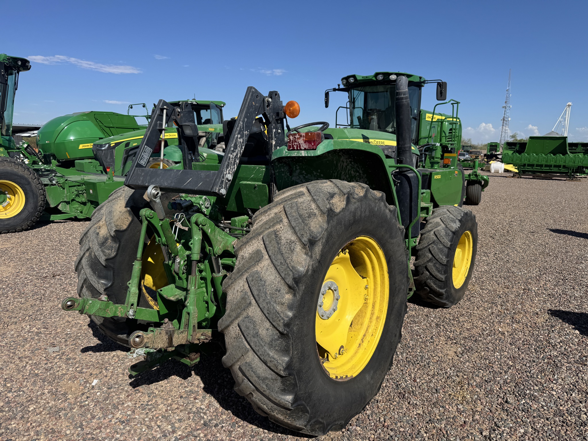 2020 John Deere 6105E Image 6
