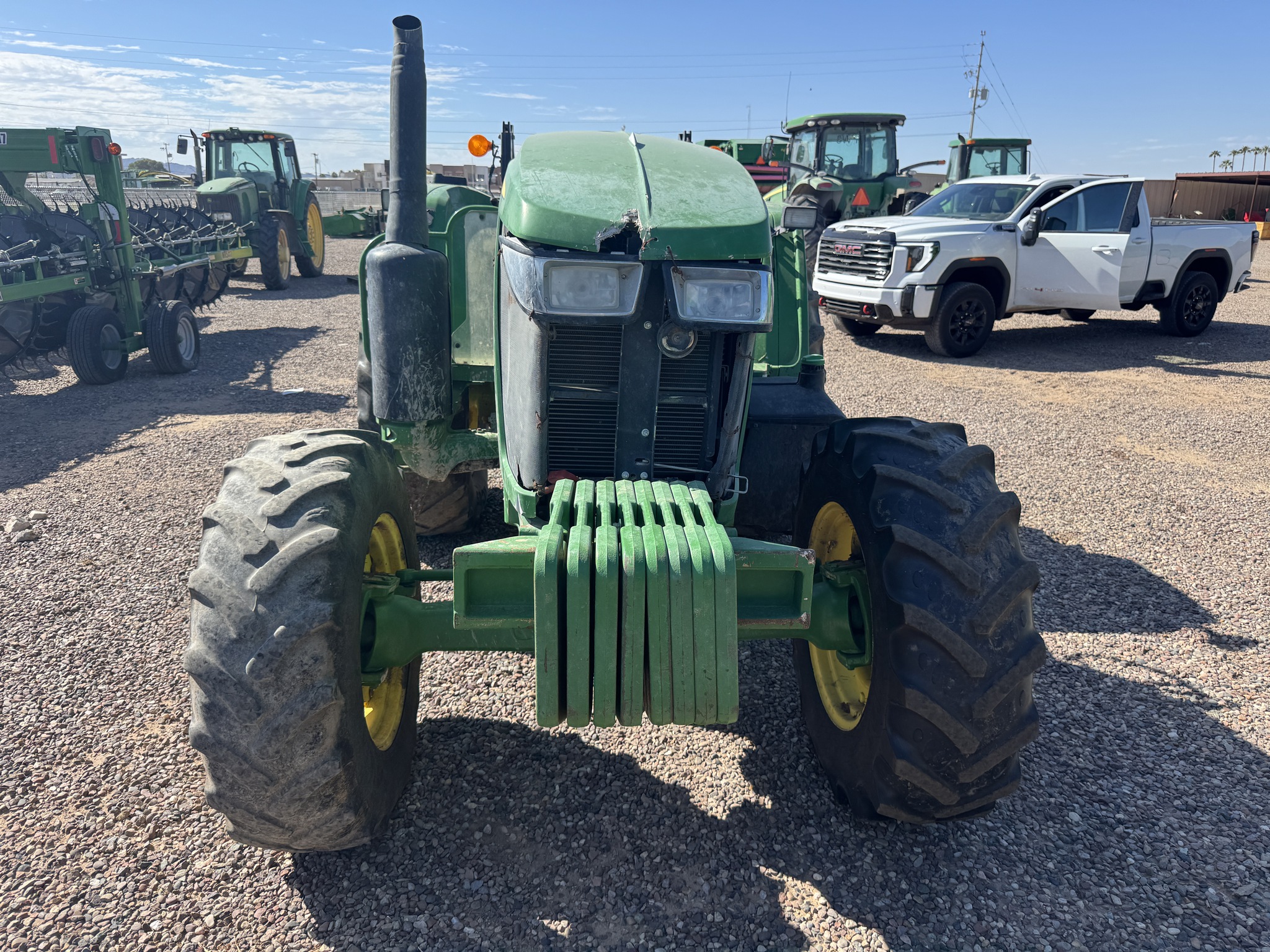 2020 John Deere 6105E Image 7