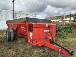 Manure Spreader-Dry/Pull Type For Sale 2015 Kuhn Knight 8114 