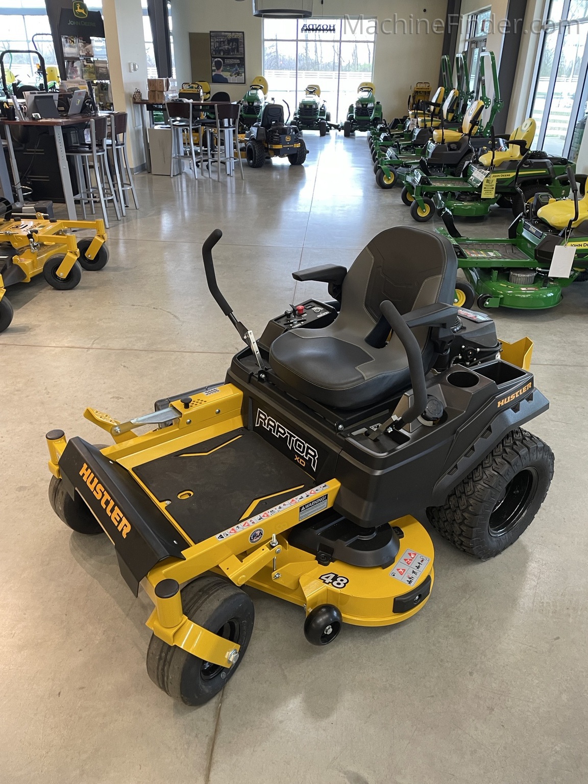 Hustler RAPTOR XD | Zero-Turn Mowers | MachineFinder