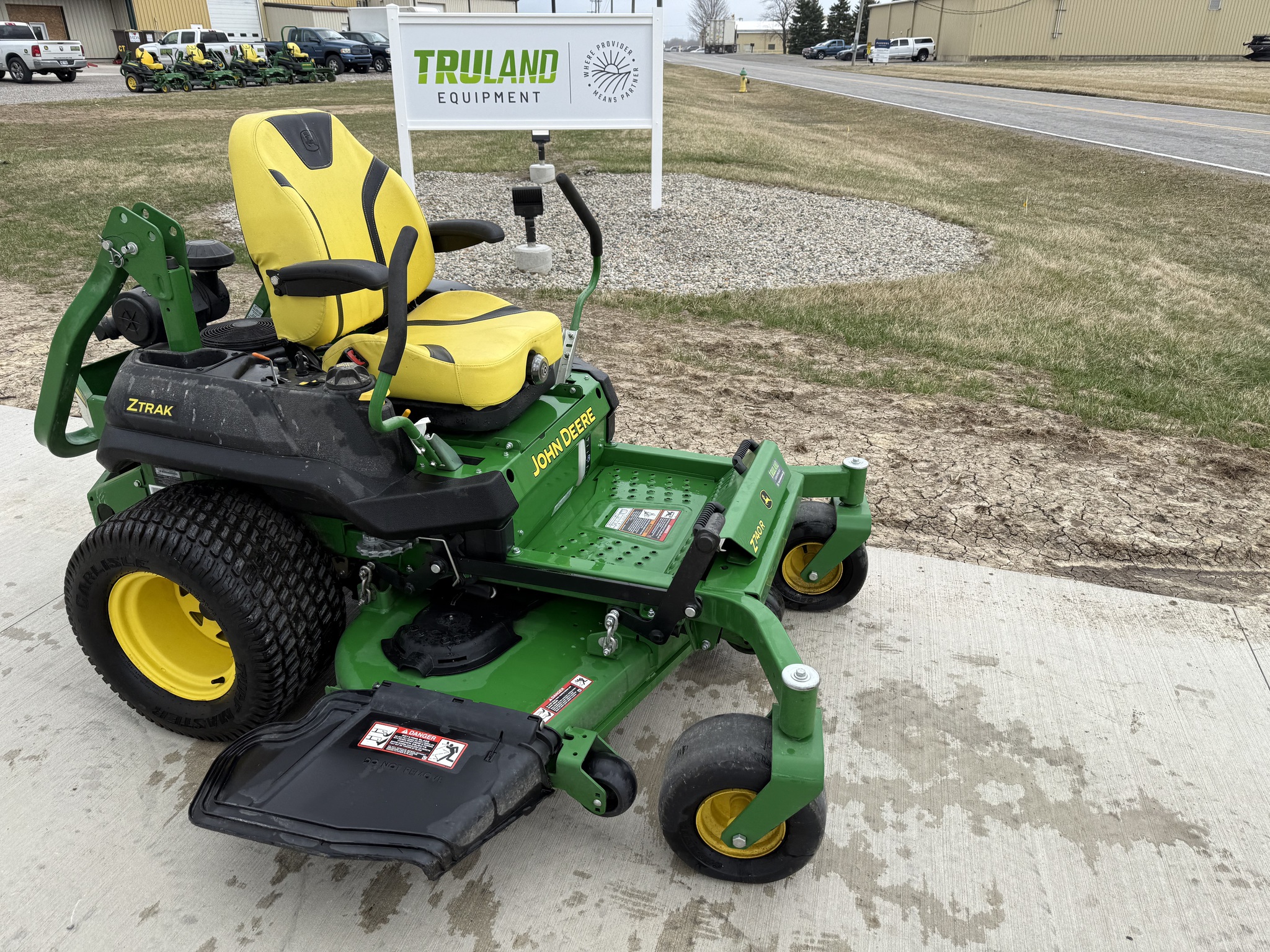 2019 John Deere Z740R Image 2