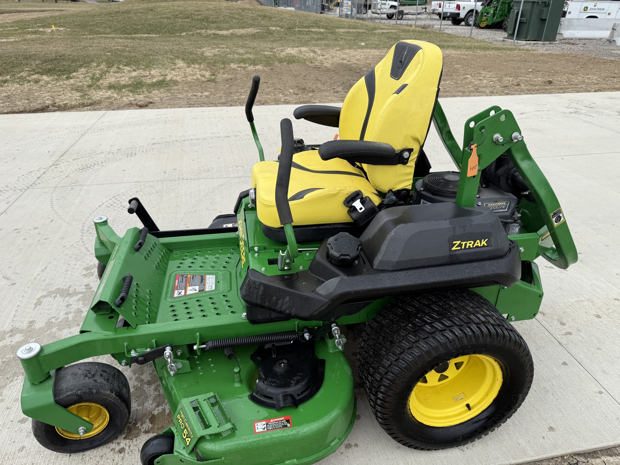 2019 John Deere Z740R Image 11