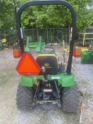 2008 John Deere 2305 Photo 3