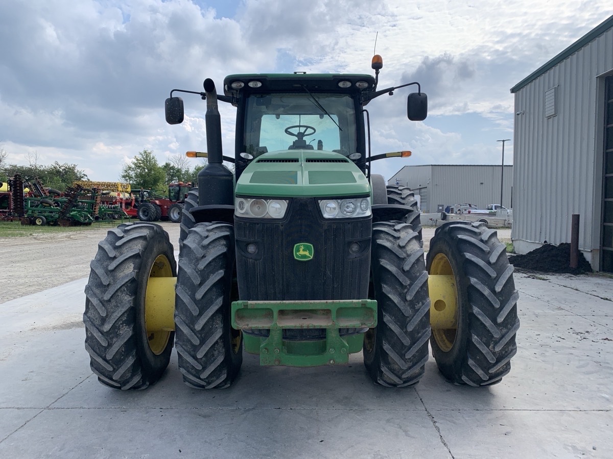 2011 John Deere 8335R Image 3