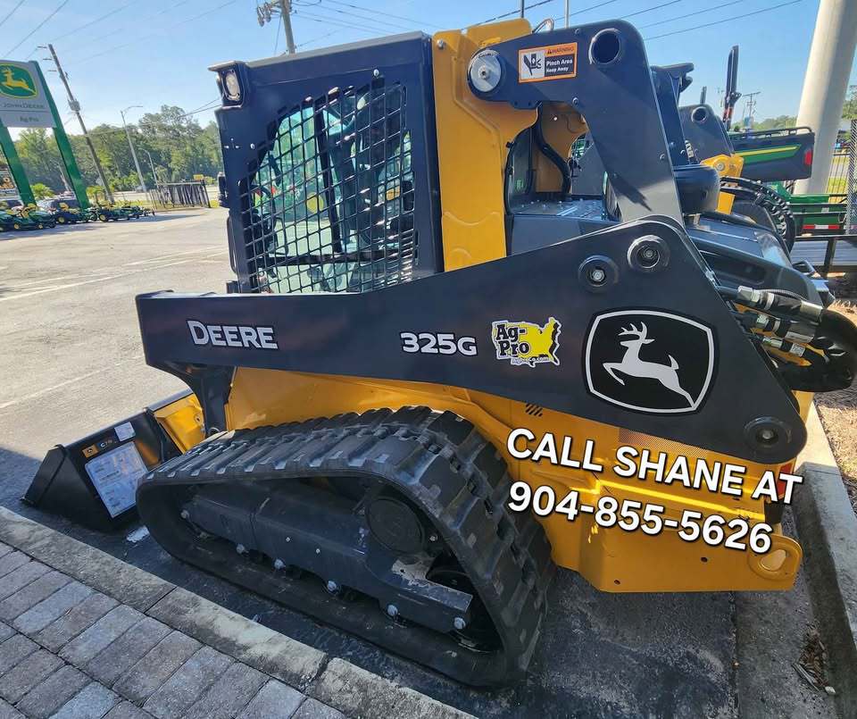 2025 John Deere 325G Image 3