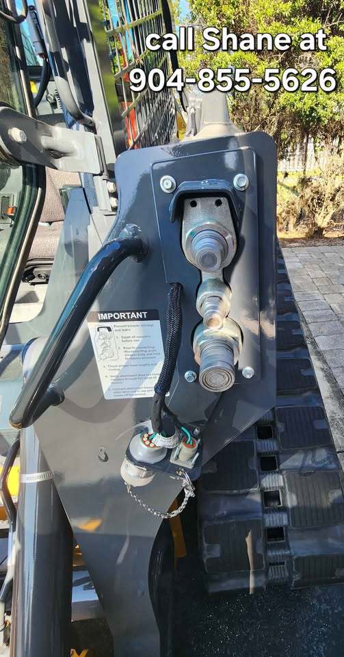 2025 John Deere 325G Image 7