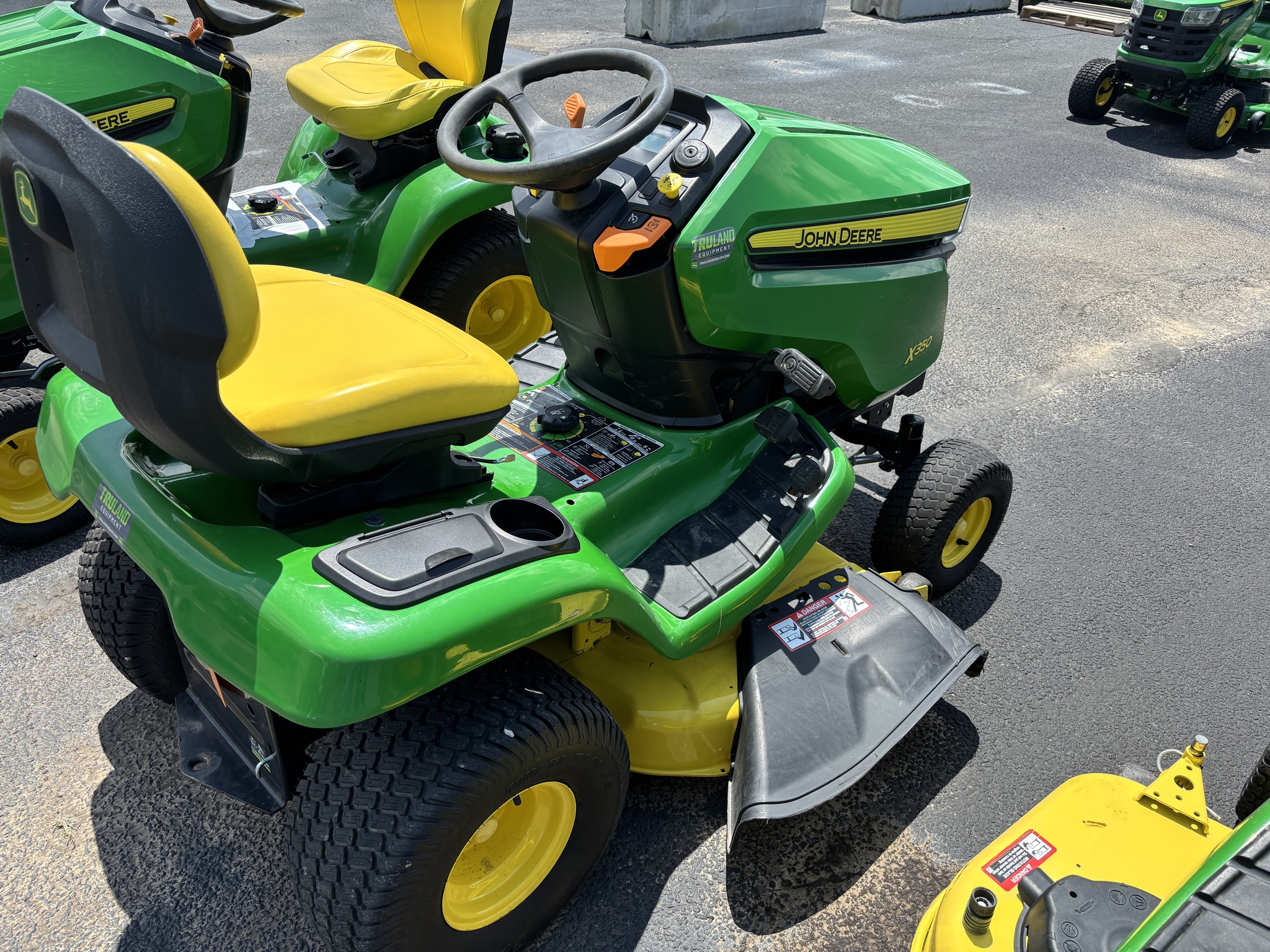 2021 John Deere X350 Image 5