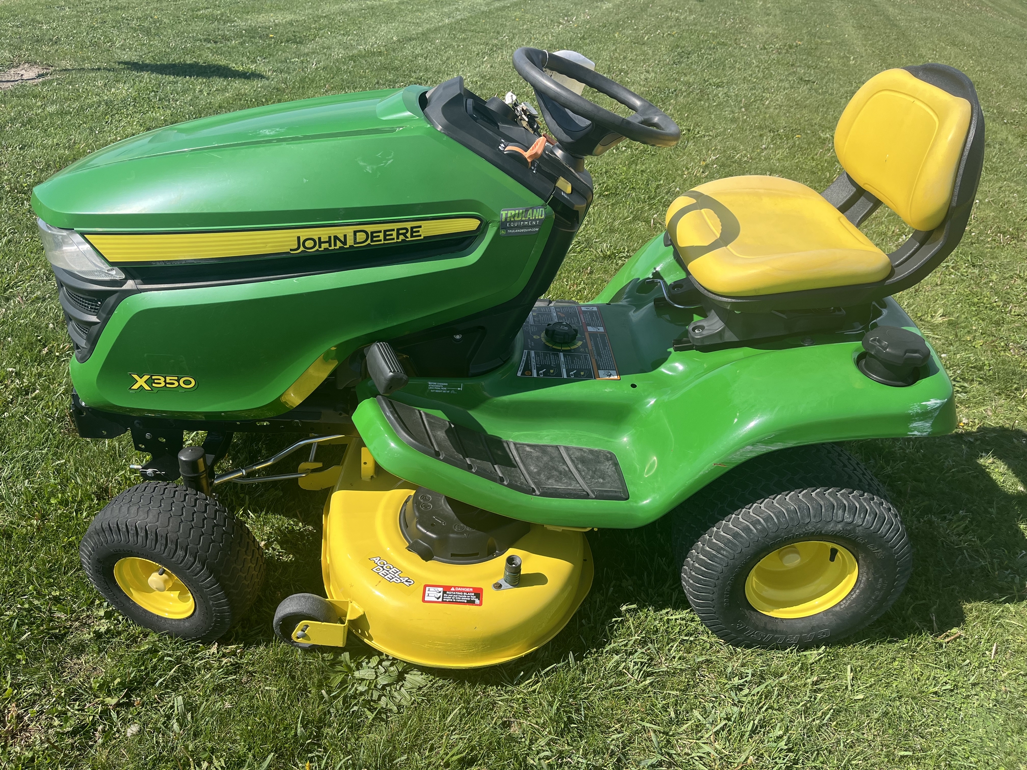 2021 John Deere X350 Image 6