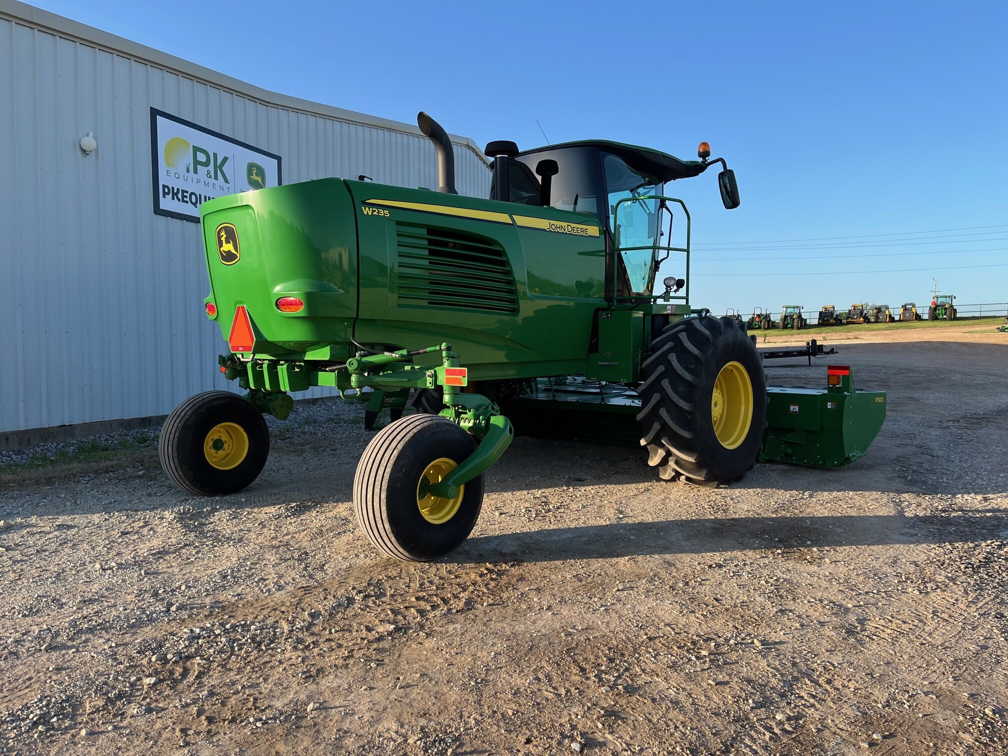 2018 John Deere W235 Image 3