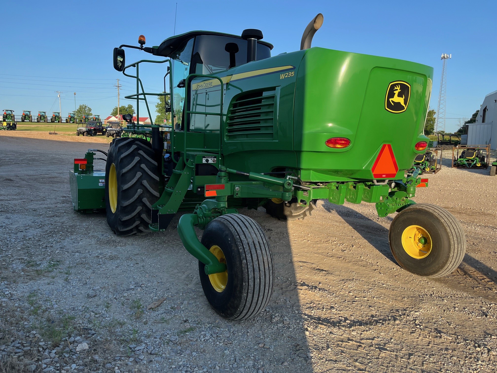 2018 John Deere W235 Image 5
