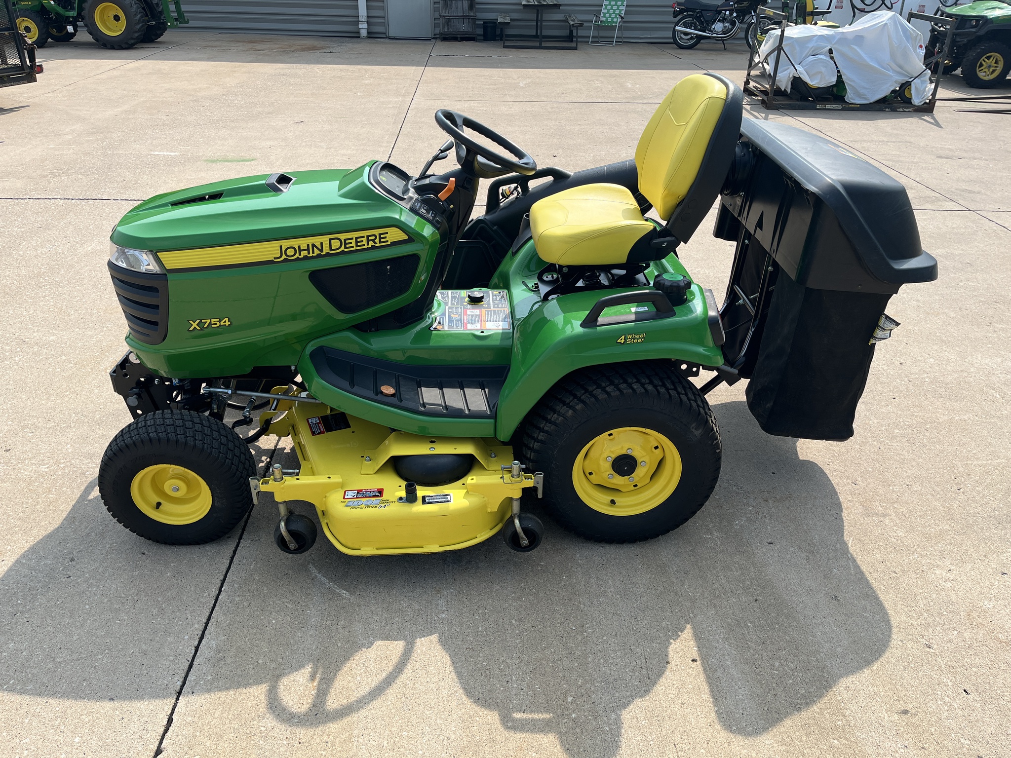 2014 John Deere X754 Image 7