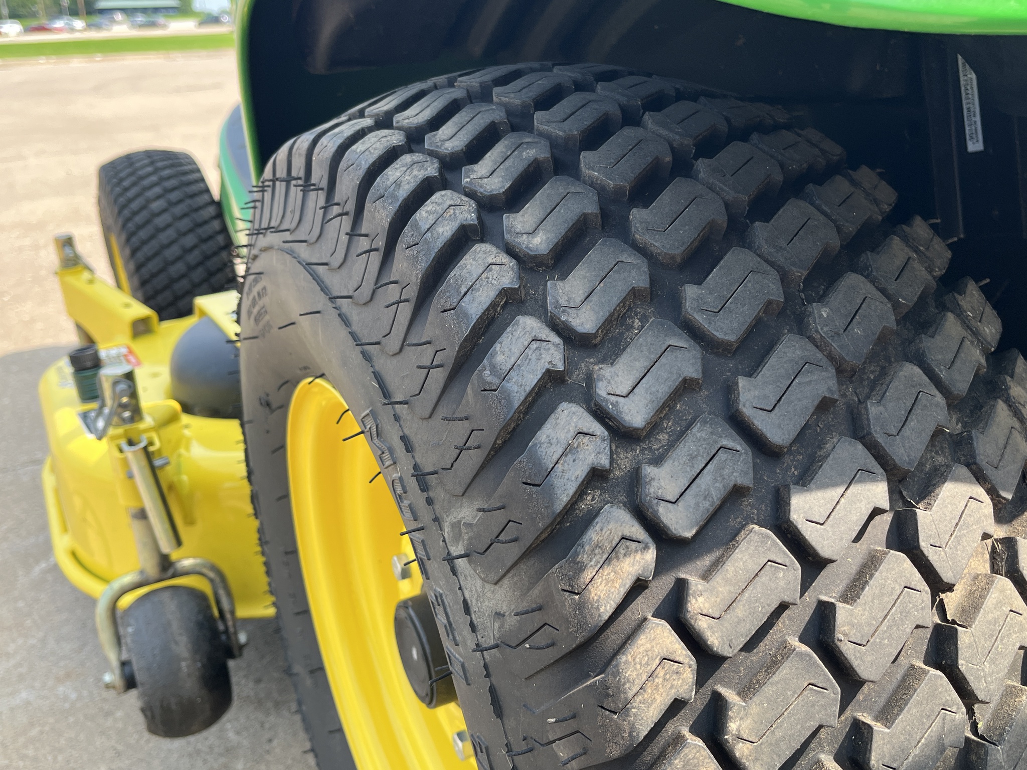 2014 John Deere X754 Image 12