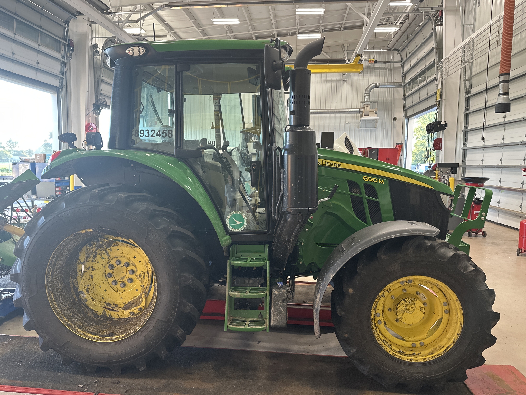 2023 John Deere 6120M Image 6