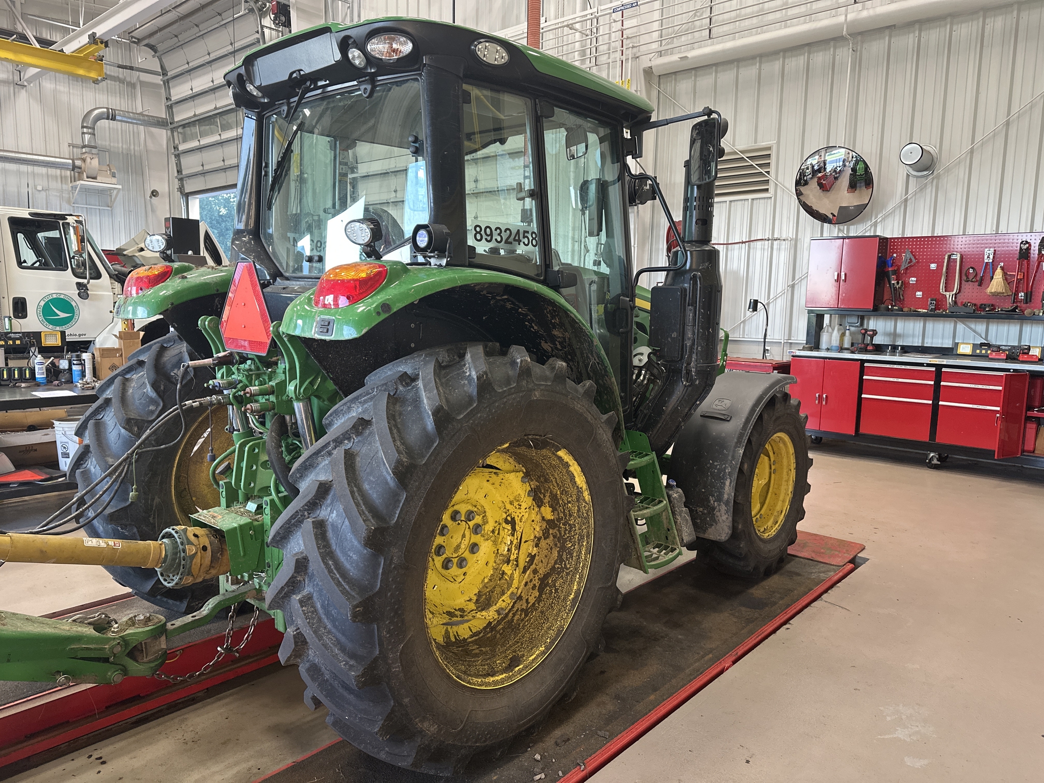 2023 John Deere 6120M Image 5
