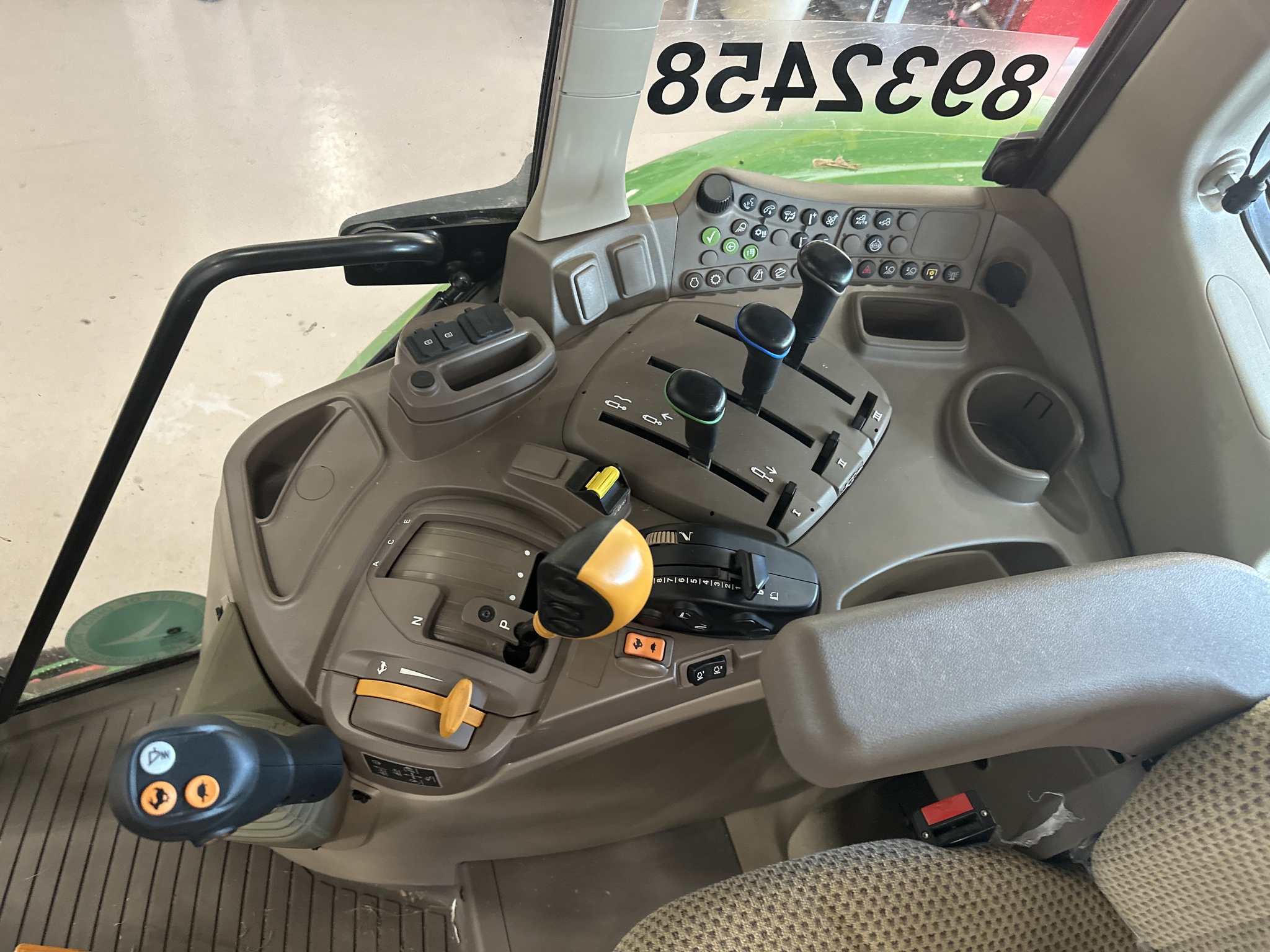 2023 John Deere 6120M Image 20