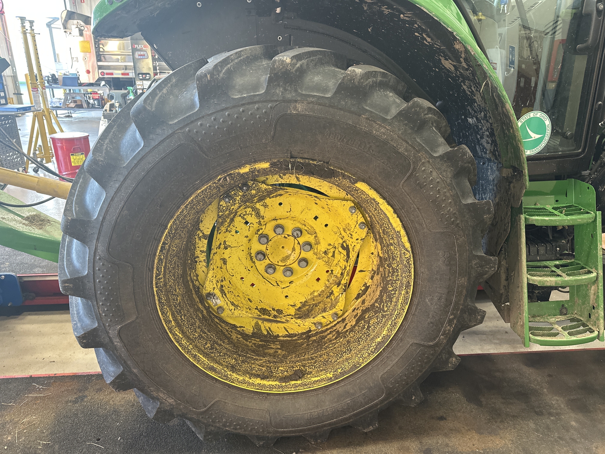 2023 John Deere 6120M Image 9