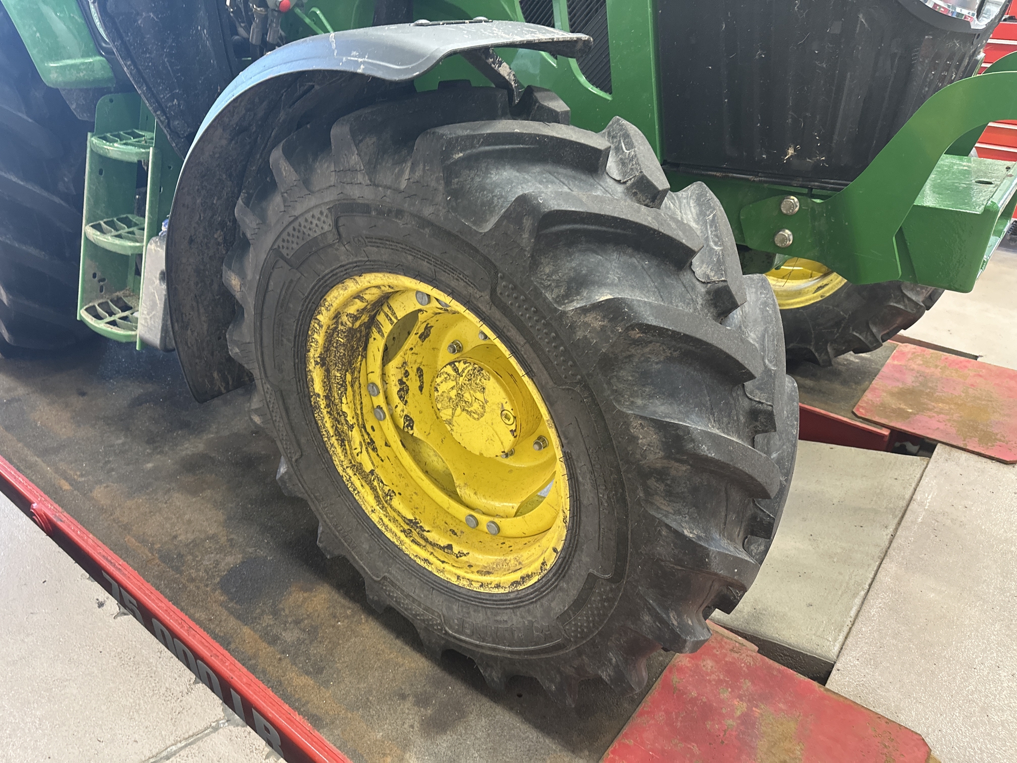 2023 John Deere 6120M Image 12