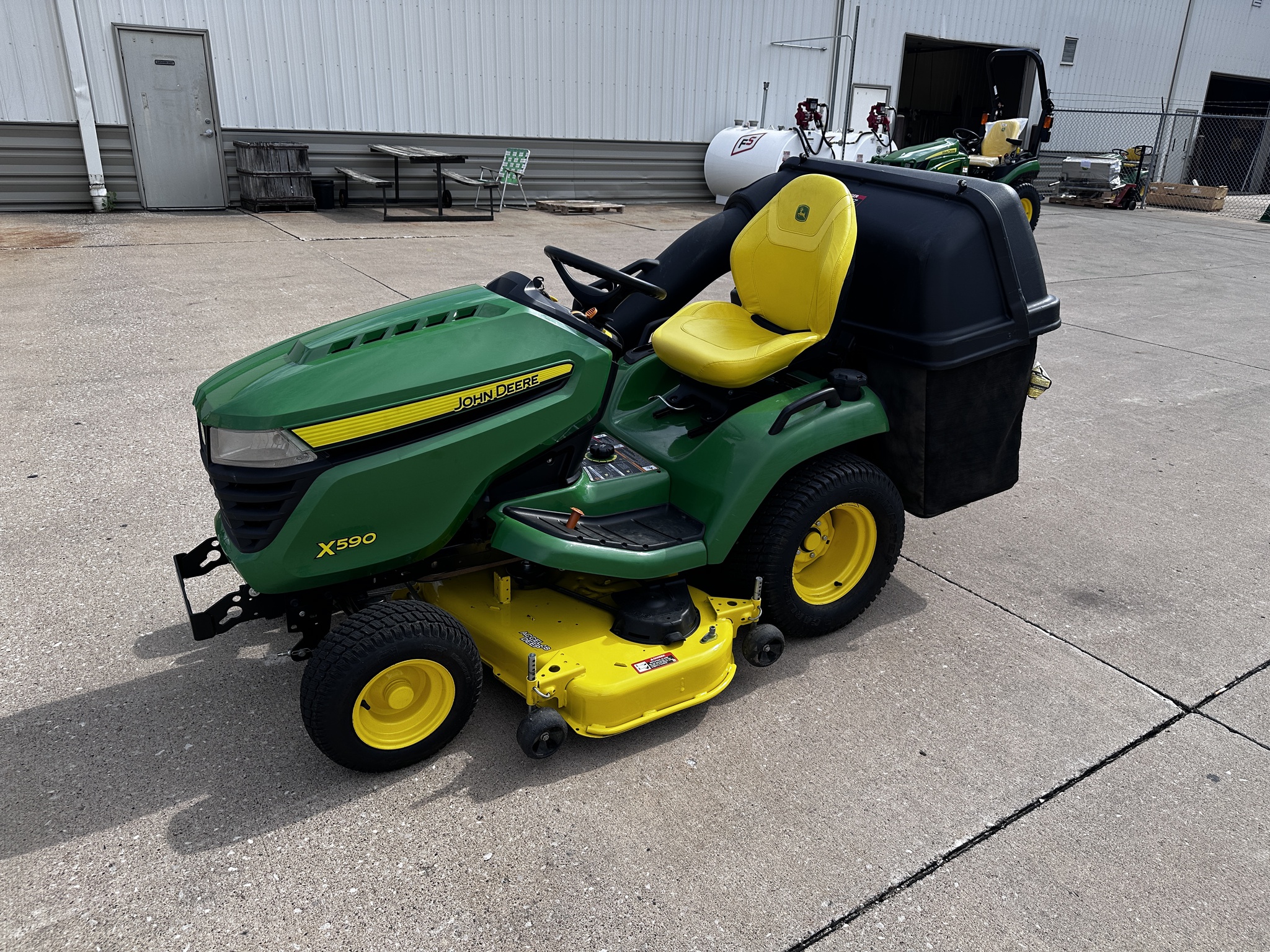 2021 John Deere X590 Image 1