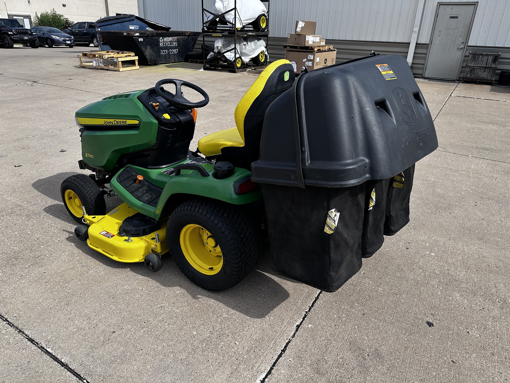 2021 John Deere X590 Image 7
