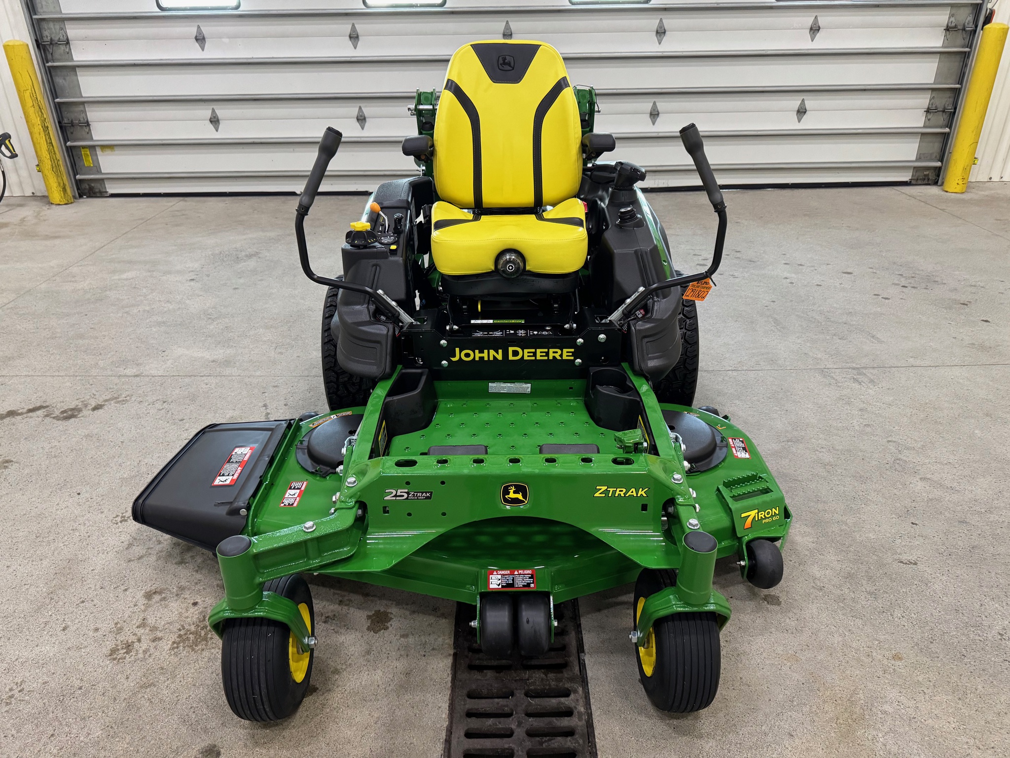2022 John Deere Z950R Image 7