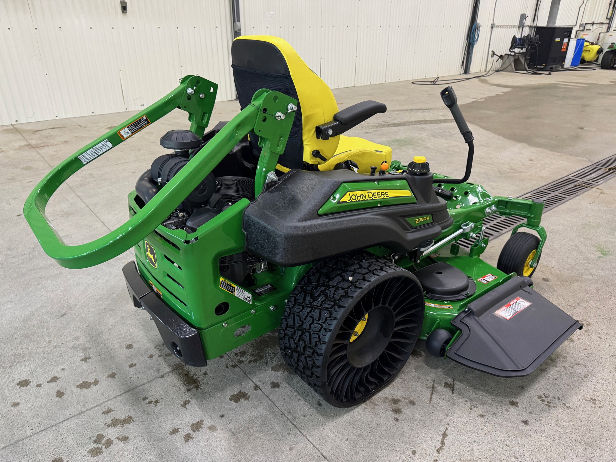 2022 John Deere Z950R Image 5