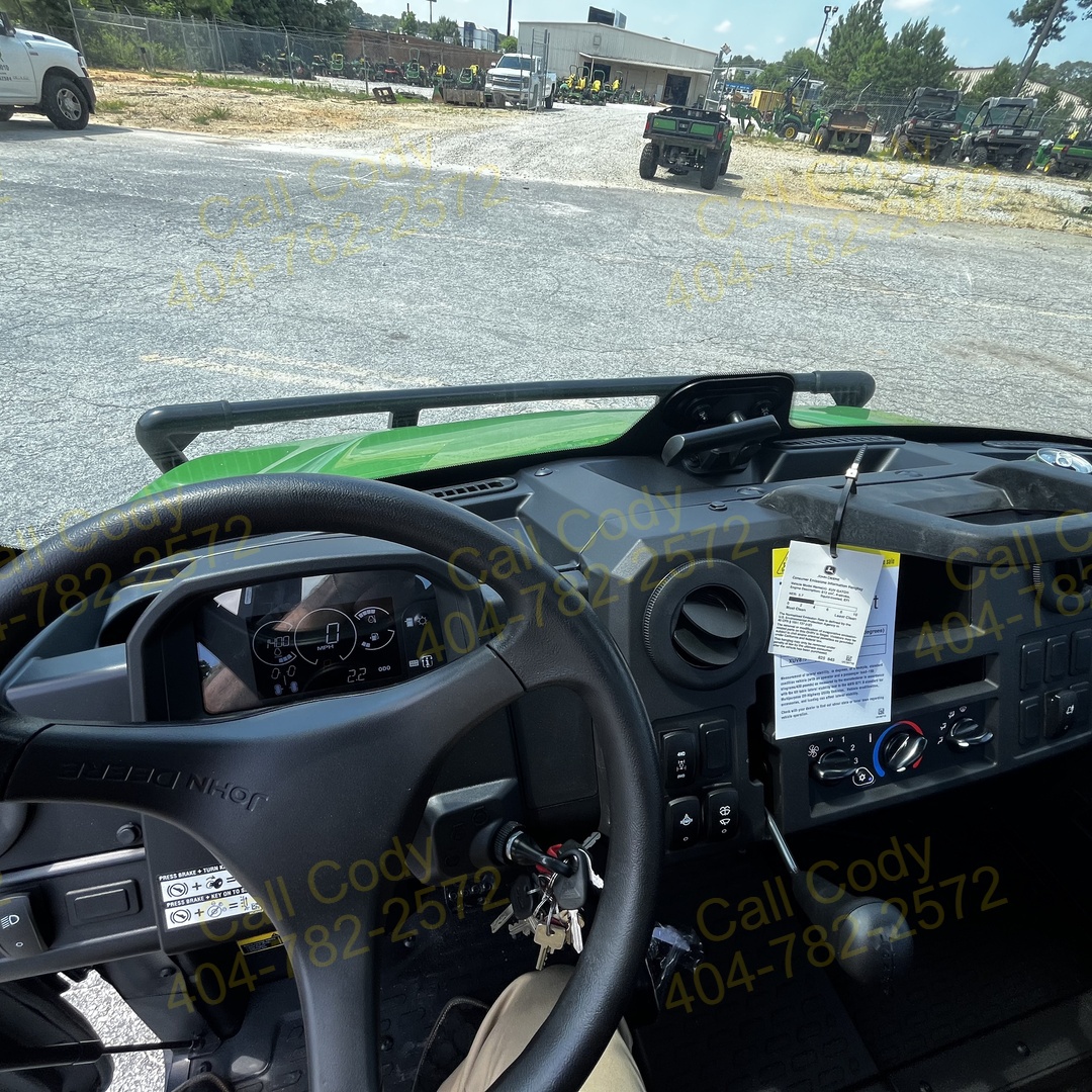 2025 John Deere XUV845M HVAC Image 9