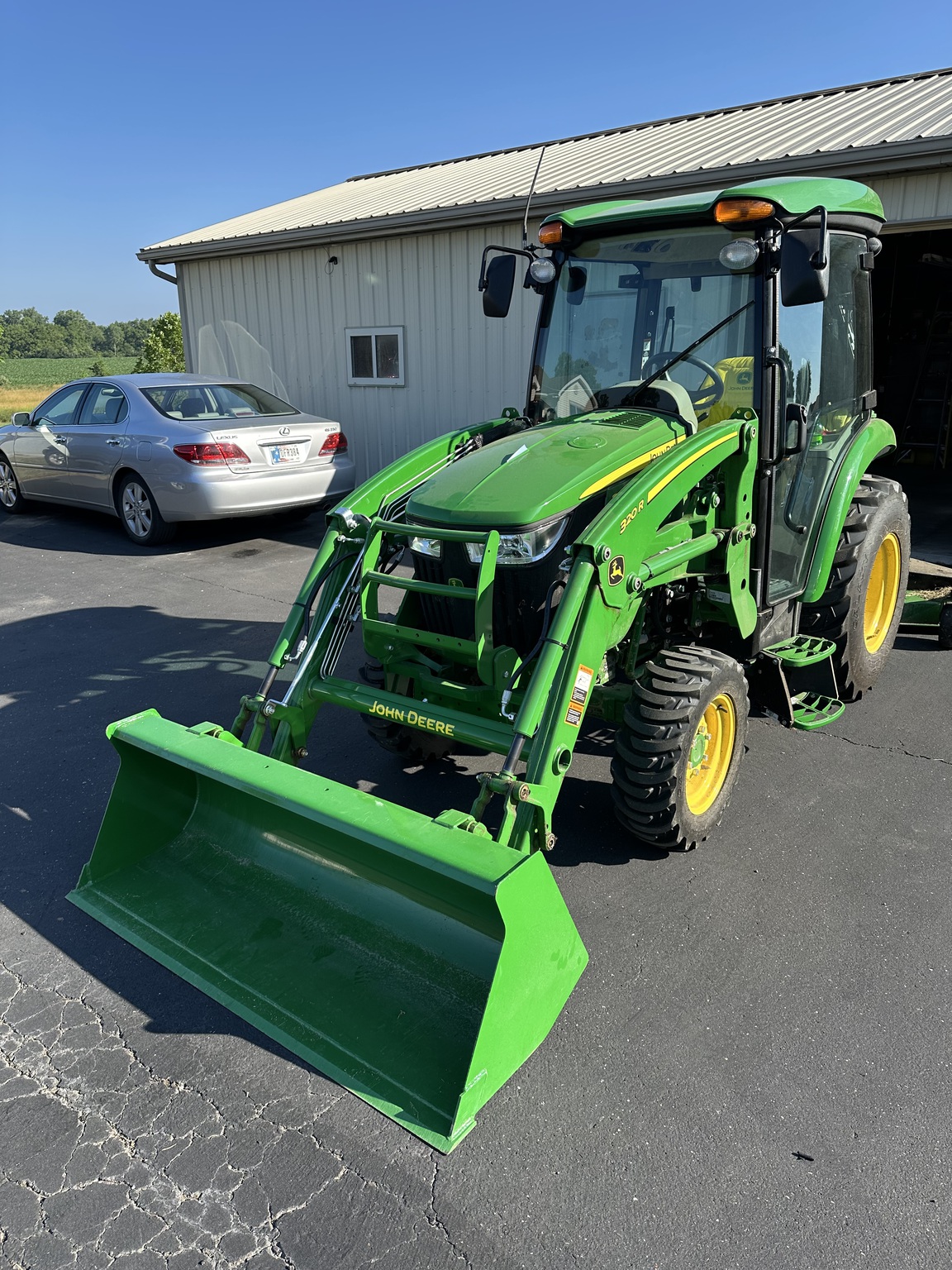 2021 John Deere 3039R Image 1