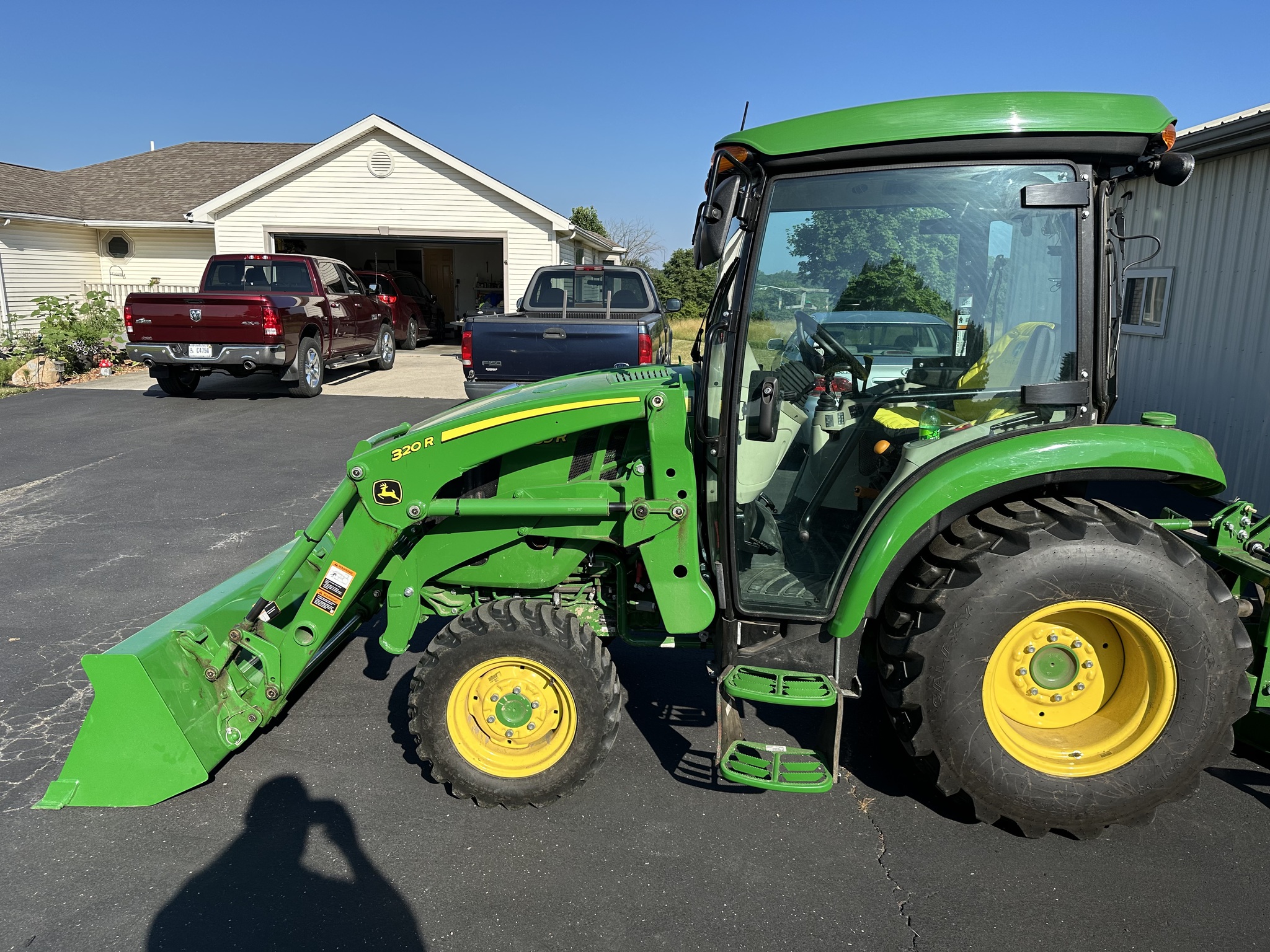 2021 John Deere 3039R Image 3