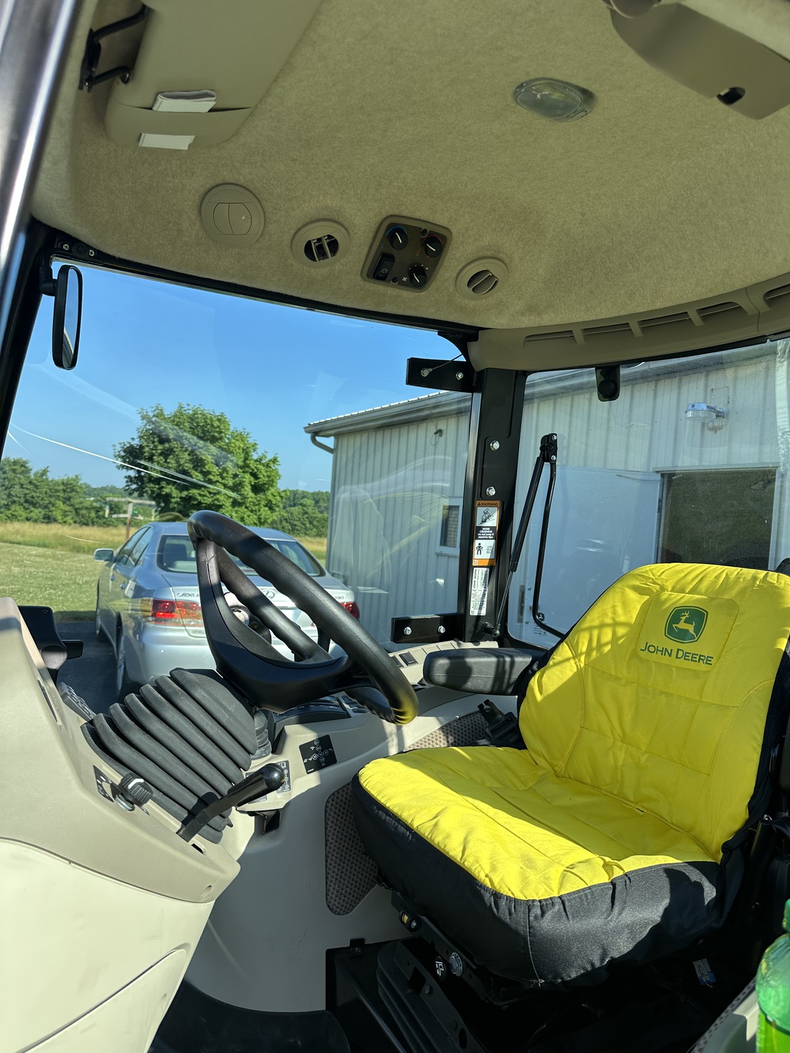 2021 John Deere 3039R Image 12