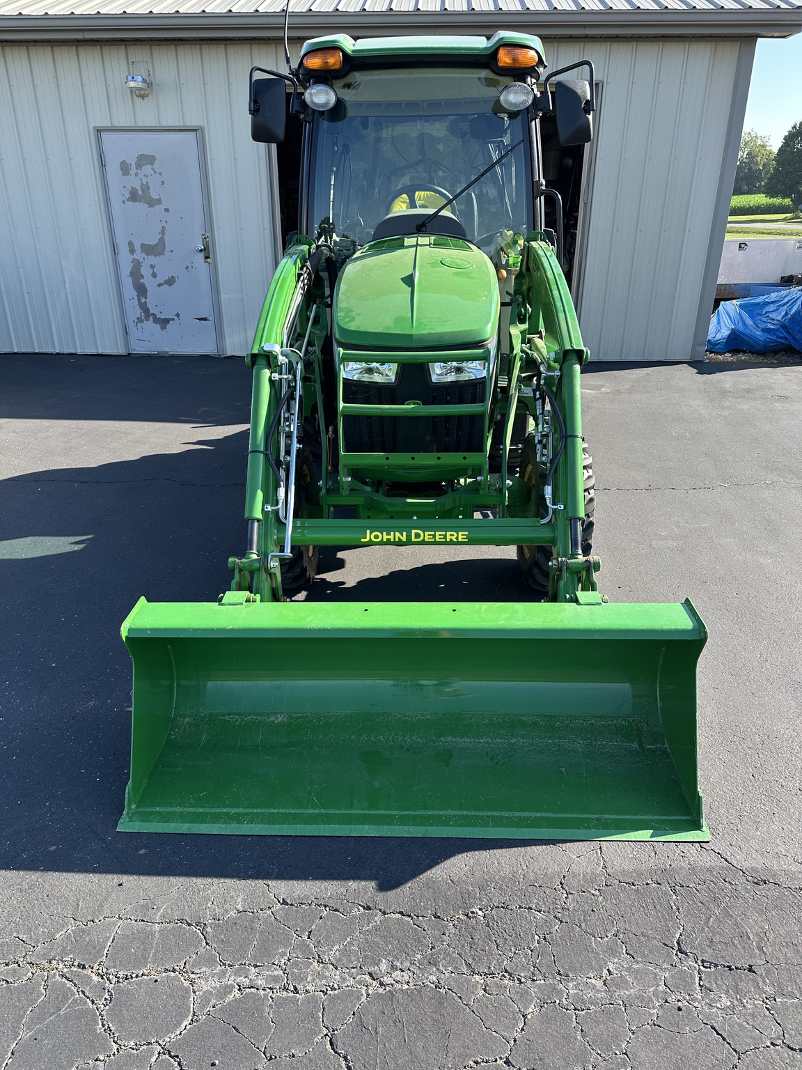 2021 John Deere 3039R Image 2