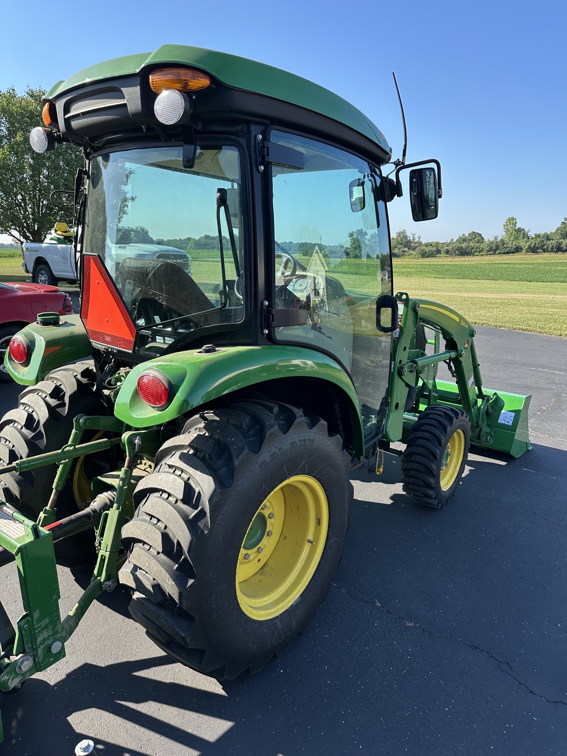 2021 John Deere 3039R Image 6