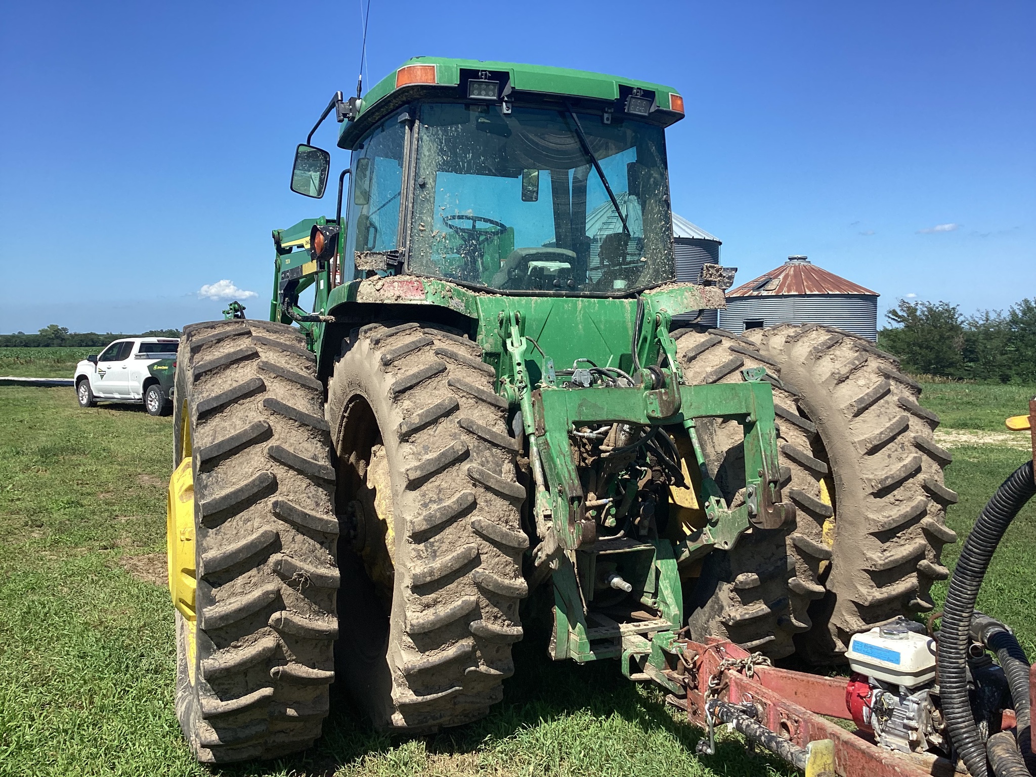 2000 John Deere 8210 Image 6