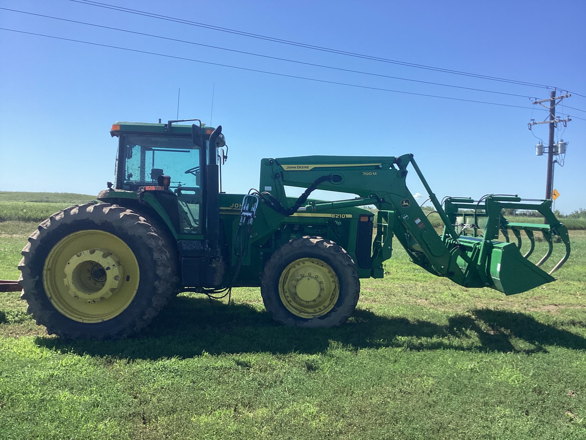 2000 John Deere 8210 Image 5