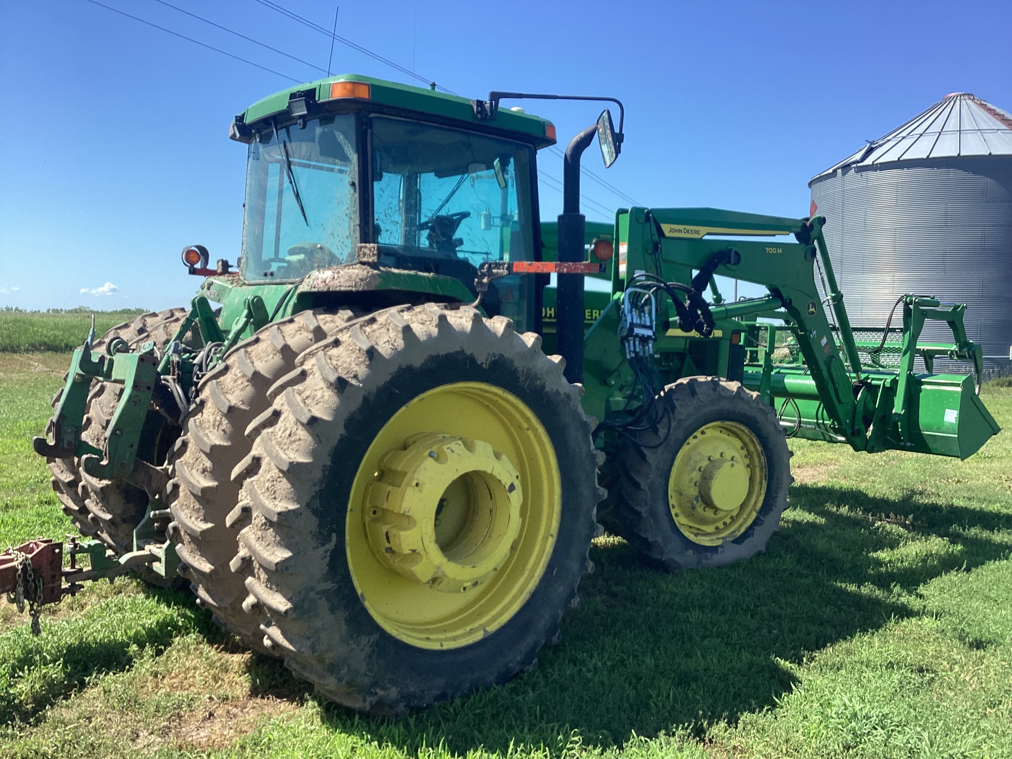 2000 John Deere 8210 Image 8