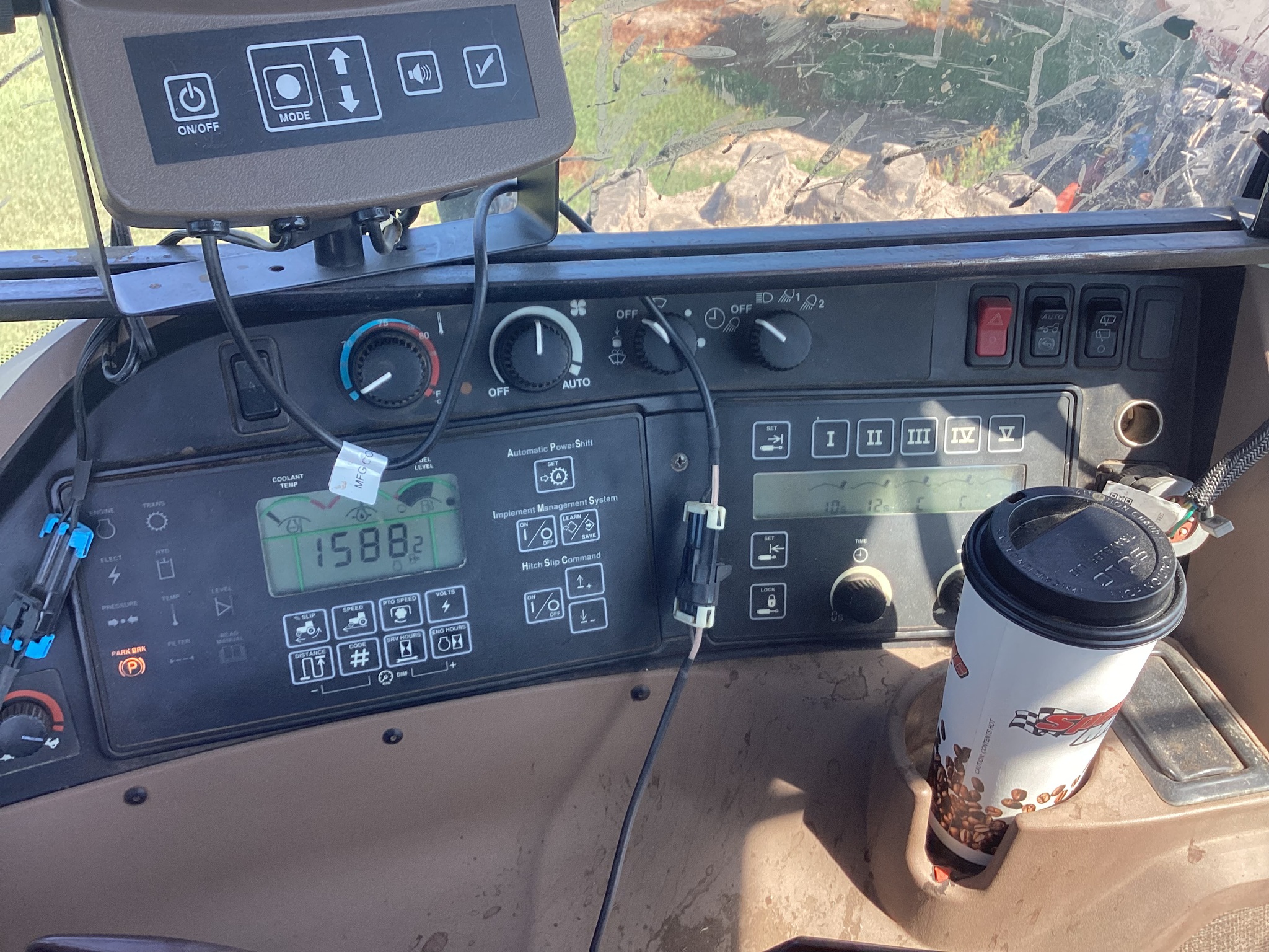 2000 John Deere 8210 Image 35