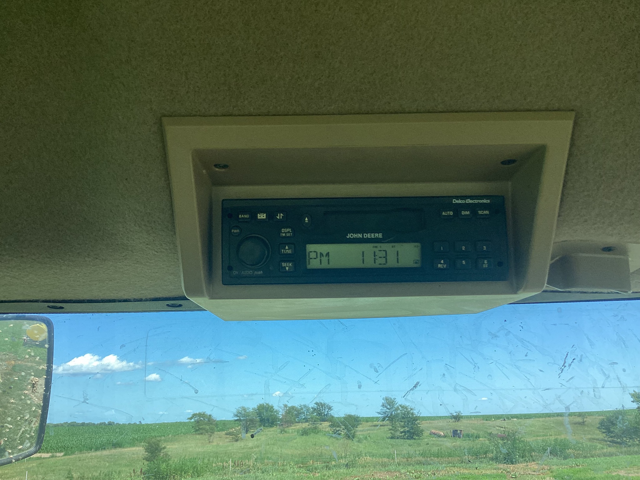 2000 John Deere 8210 Image 34