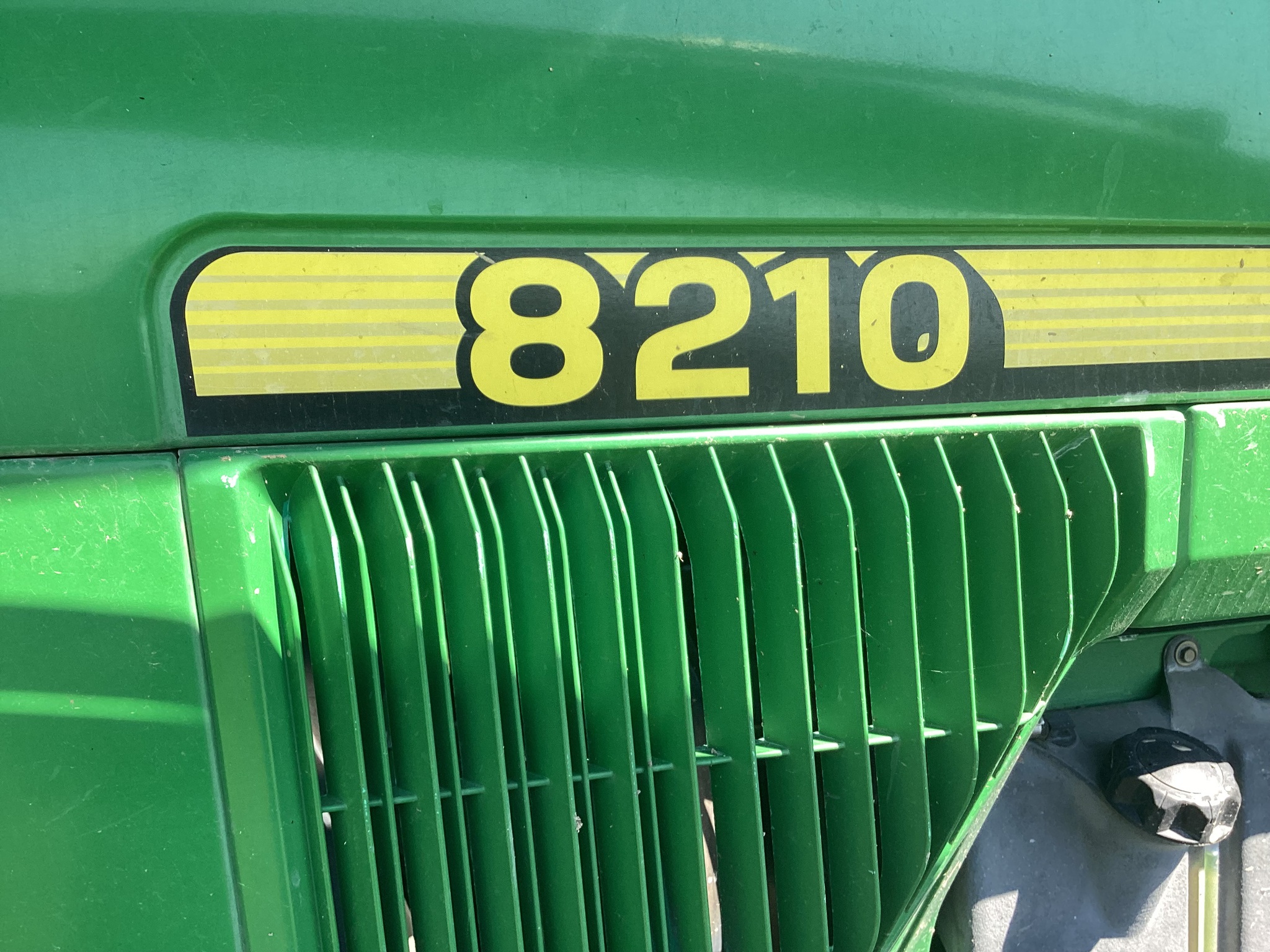 2000 John Deere 8210 Image 20