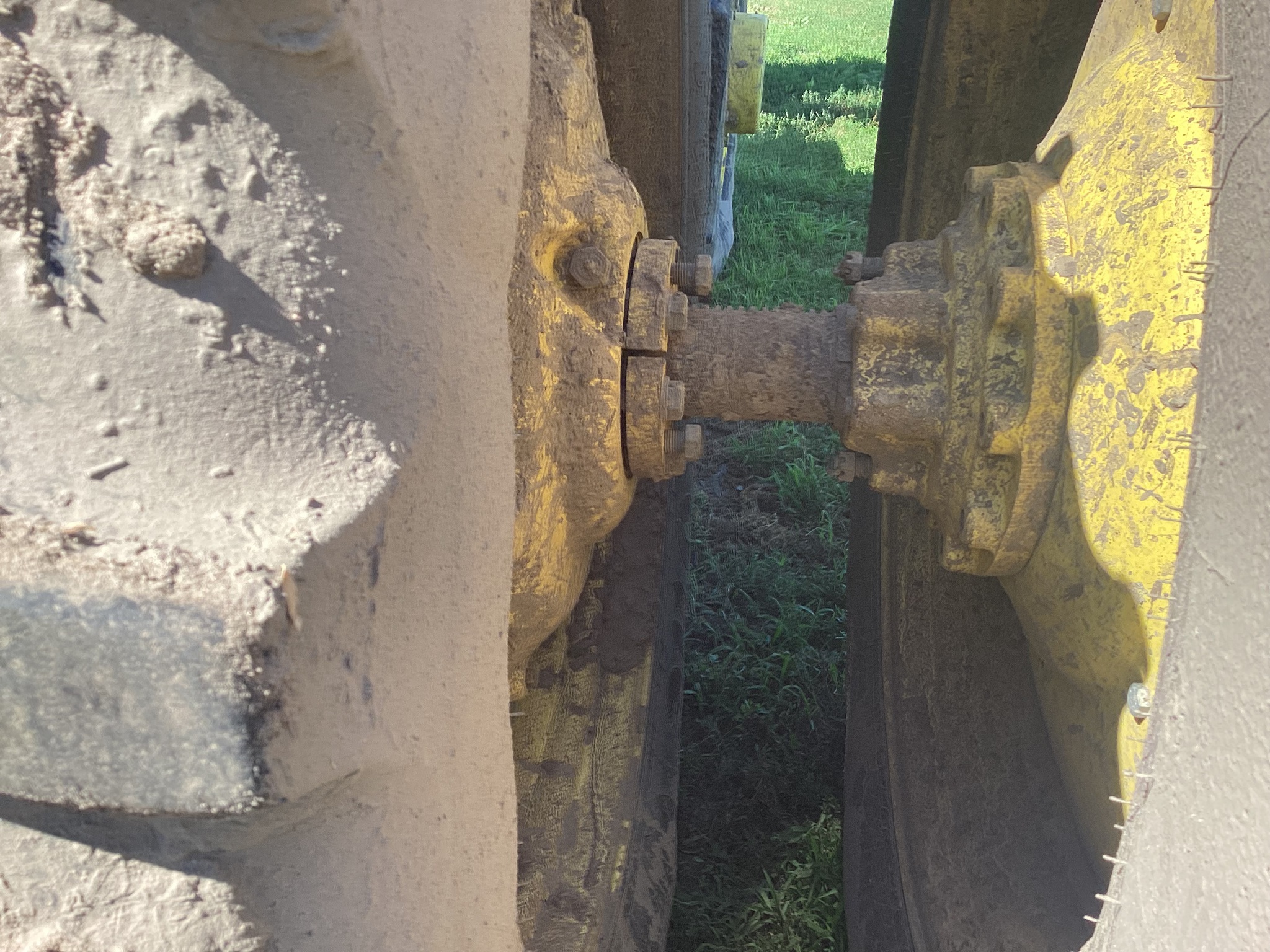 2000 John Deere 8210 Image 28