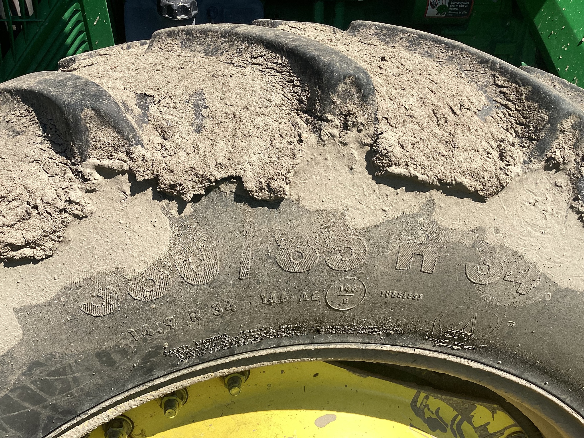 2000 John Deere 8210 Image 17