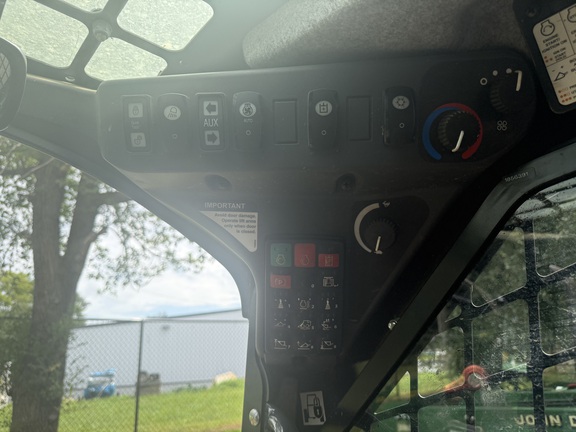 Photo of 2023 John Deere 333G