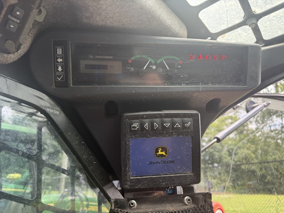 Photo of 2023 John Deere 333G
