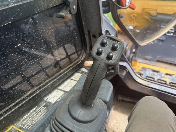 Photo of 2023 John Deere 333G