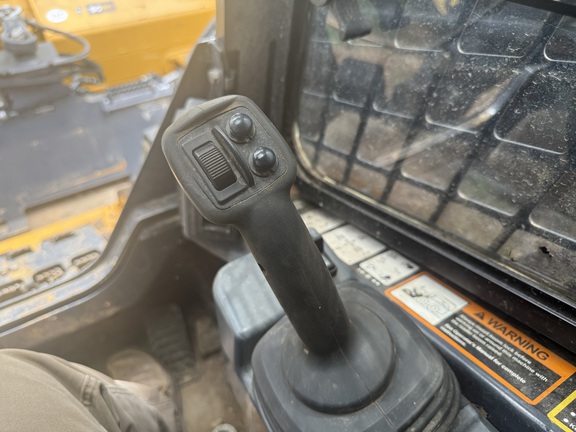 Photo of 2023 John Deere 333G