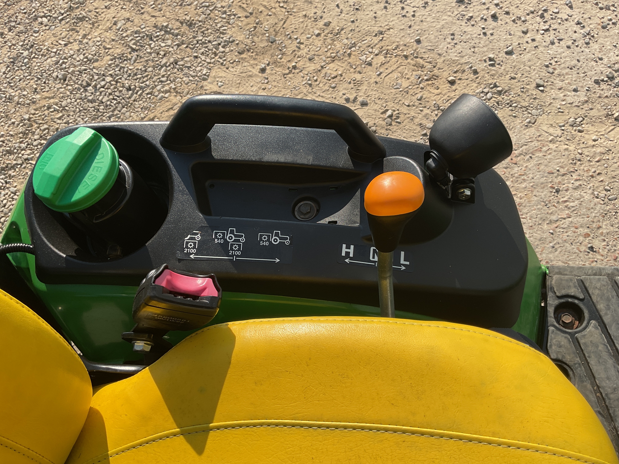 2022 John Deere 1025R Image 15