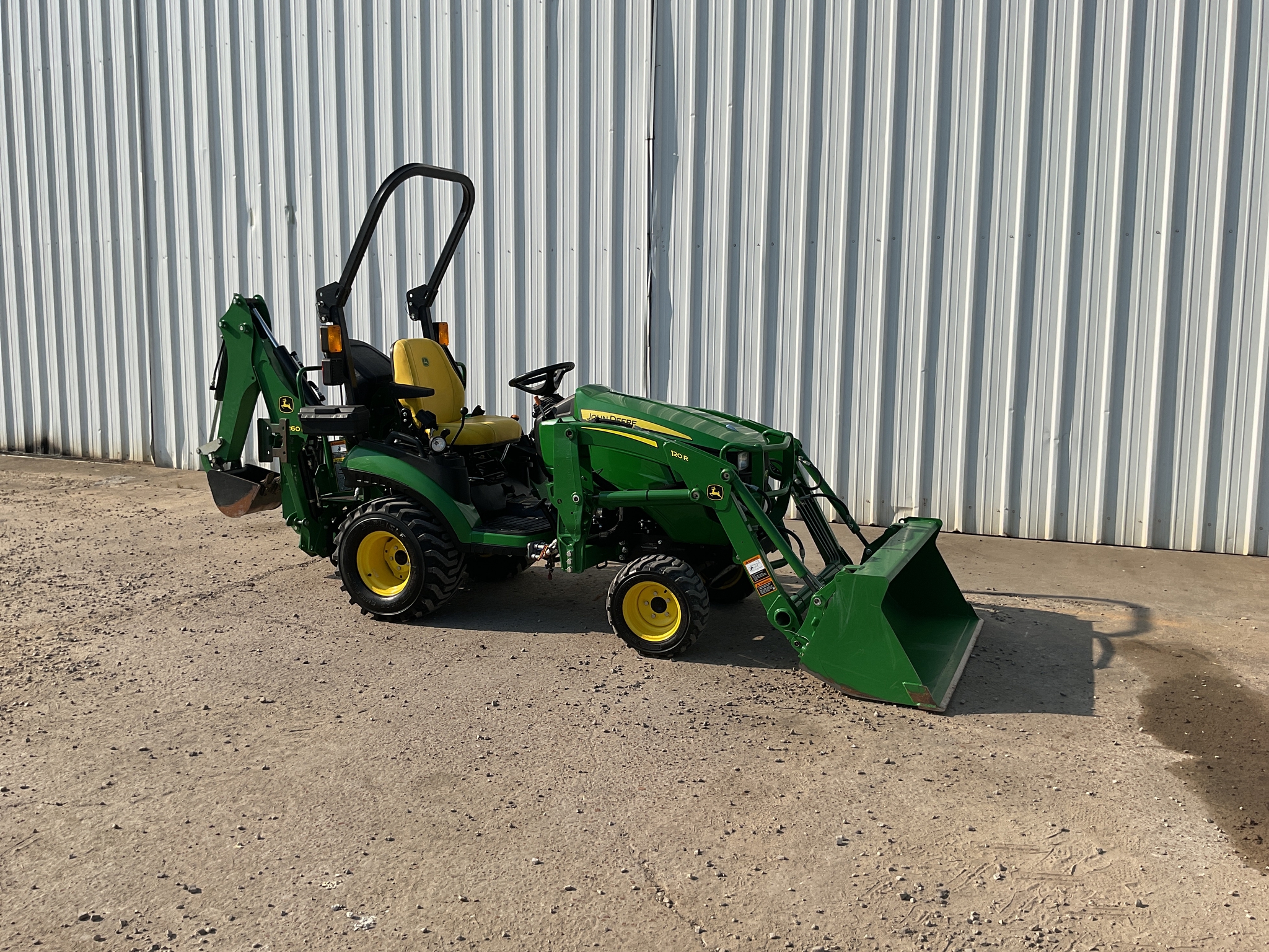 2022 John Deere 1025R Image 5