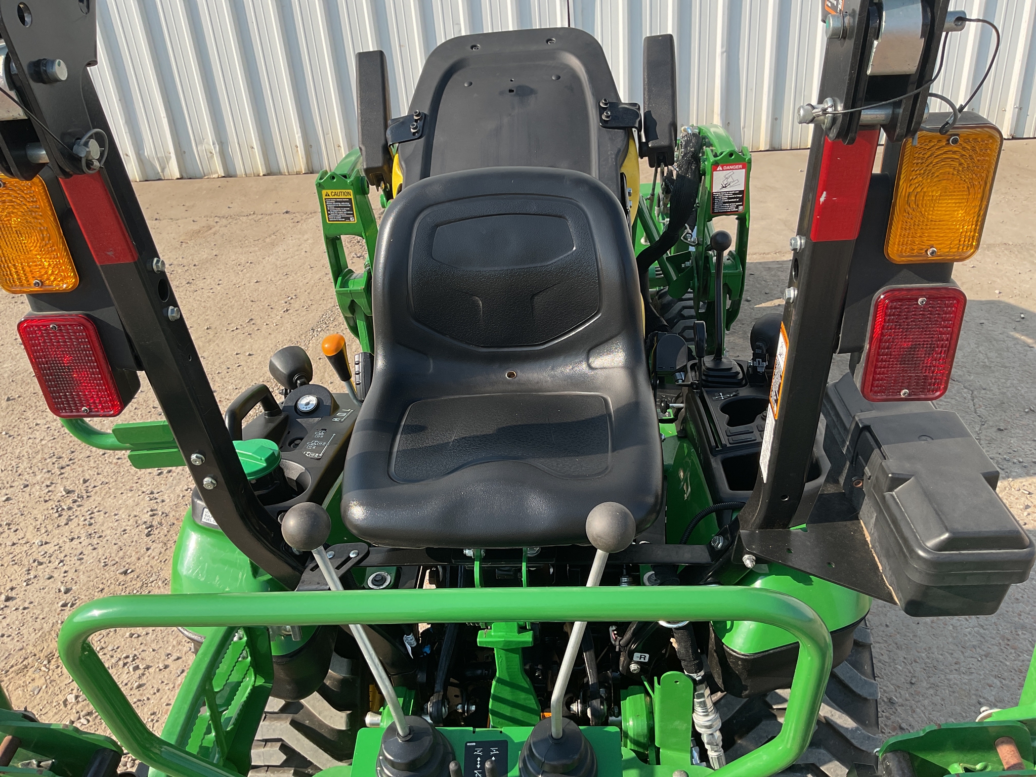 2022 John Deere 1025R Image 21