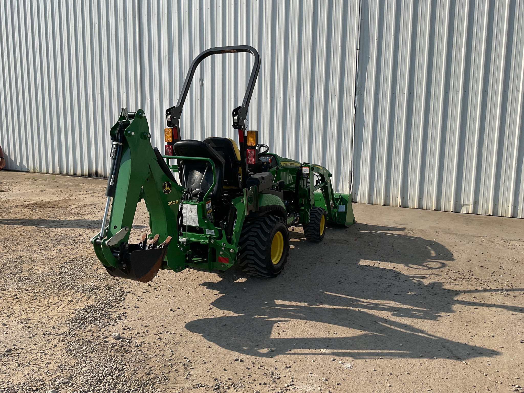 2022 John Deere 1025R Image 12